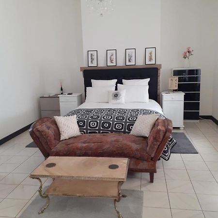 Oasis Master Suite Marconne Екстер'єр фото