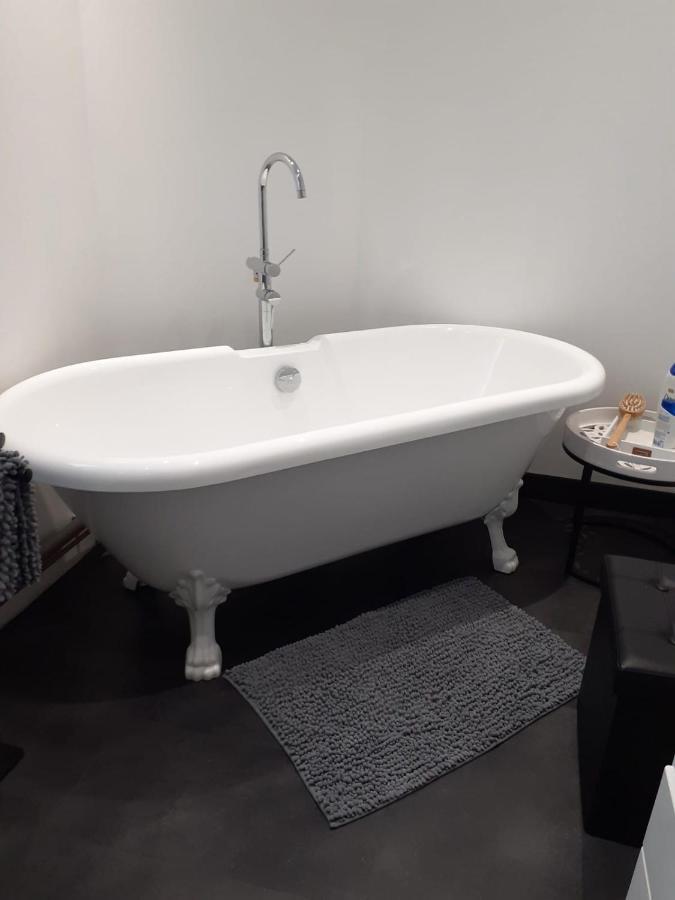 Oasis Master Suite Marconne Екстер'єр фото